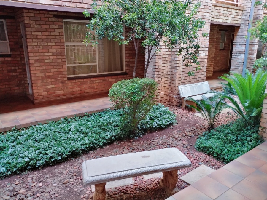 1 Bedroom Property for Sale in Kannoniers Park North West